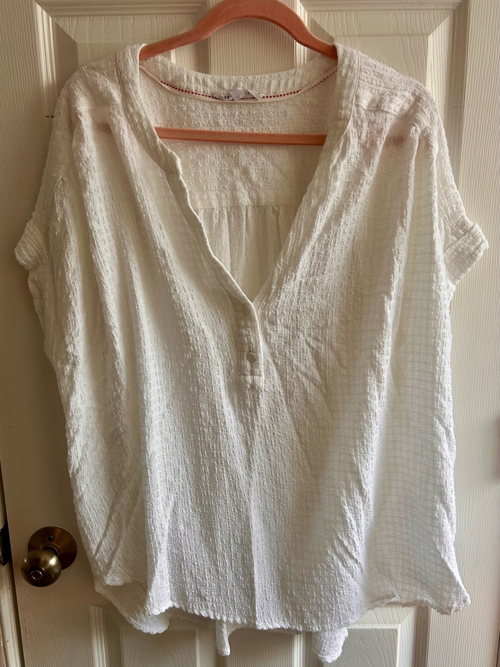 Women's White Textured Button V-Neck Top